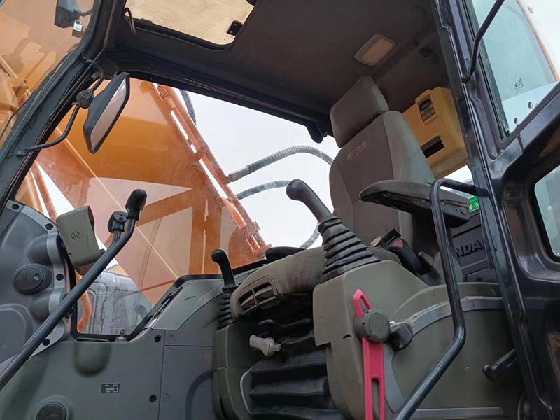 Used HYUNDAI R220LC-9S Excavator