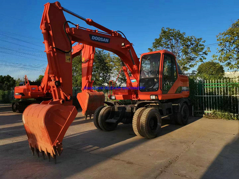 Used DOOSAN DH150 Wheel Excavator
