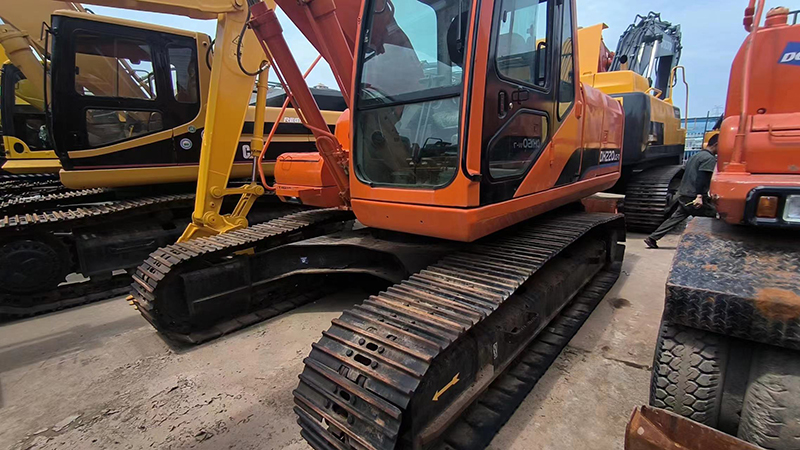 Used DOOSAN DH220-7 Excavator