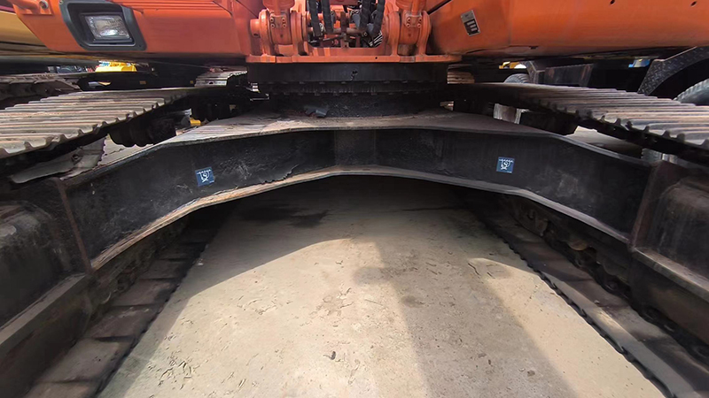 Used DOOSAN DH220-7 Excavator