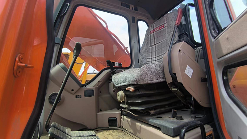 Used DOOSAN DH220-7 Excavator
