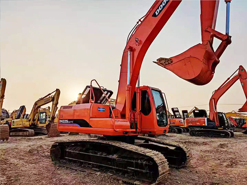 Used DOOSAN DH225-7 Excavator