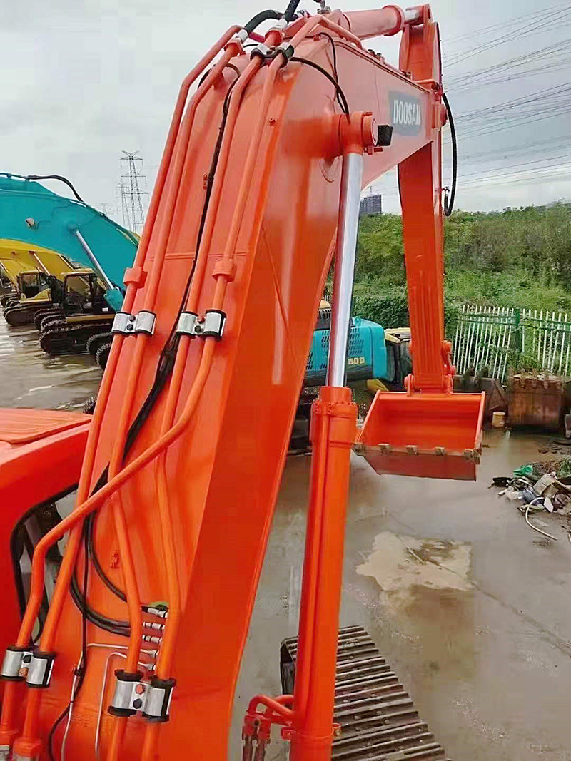 Used DOOSAN DH300-7 Excavator
