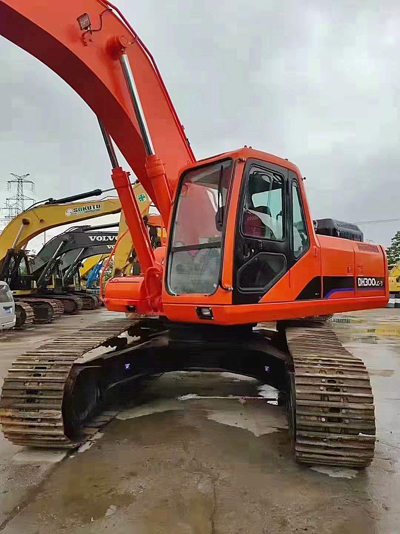 Used DOOSAN DH300-7 Excavator