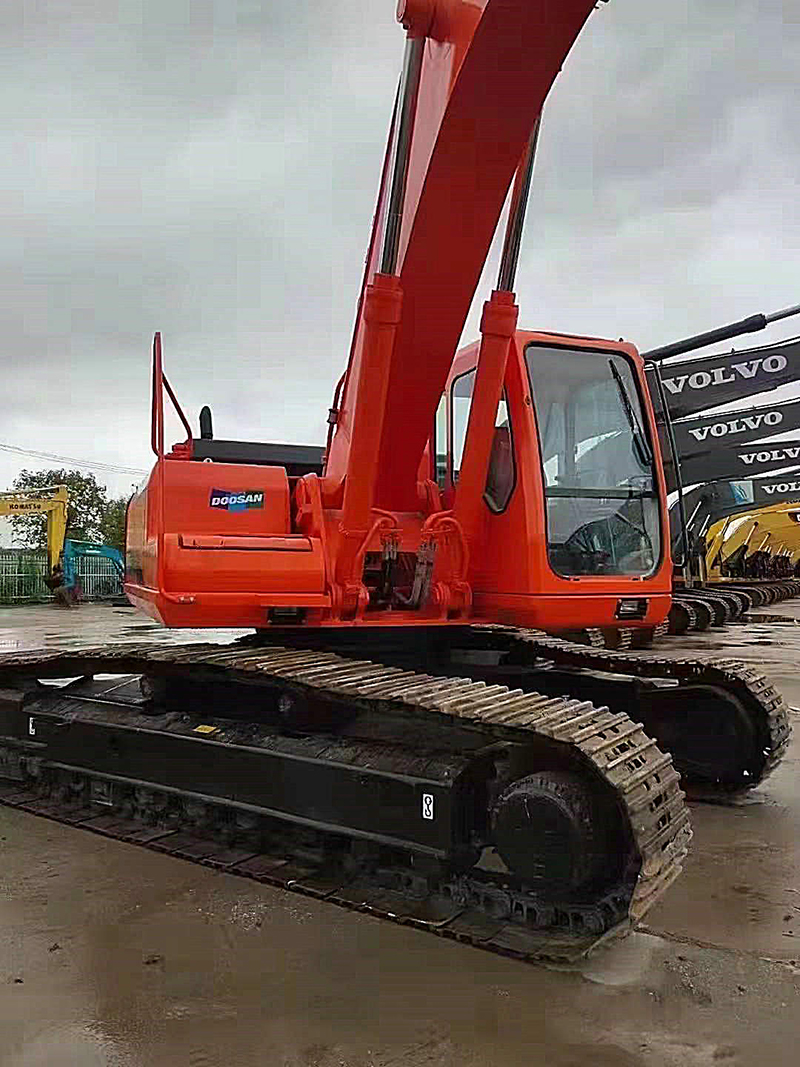Used DOOSAN DH300-7 Excavator