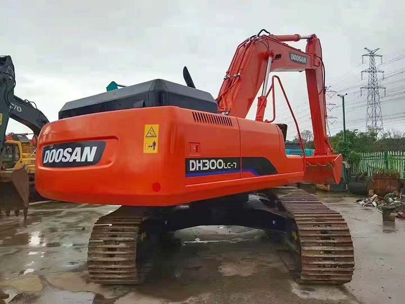 Used DOOSAN DH300-7 Excavator