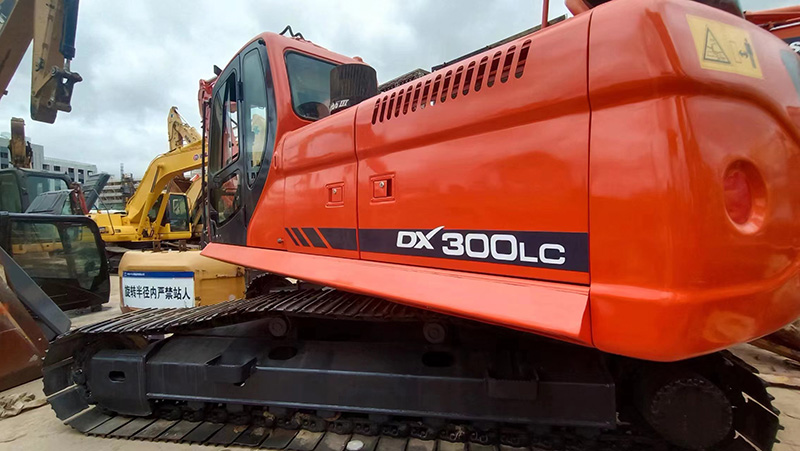 Used DOOSAN DH300-7 Excavator