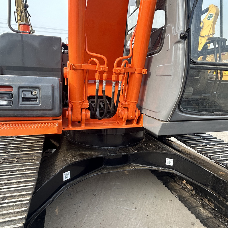 Used HITACHI EX120-5 Excavator