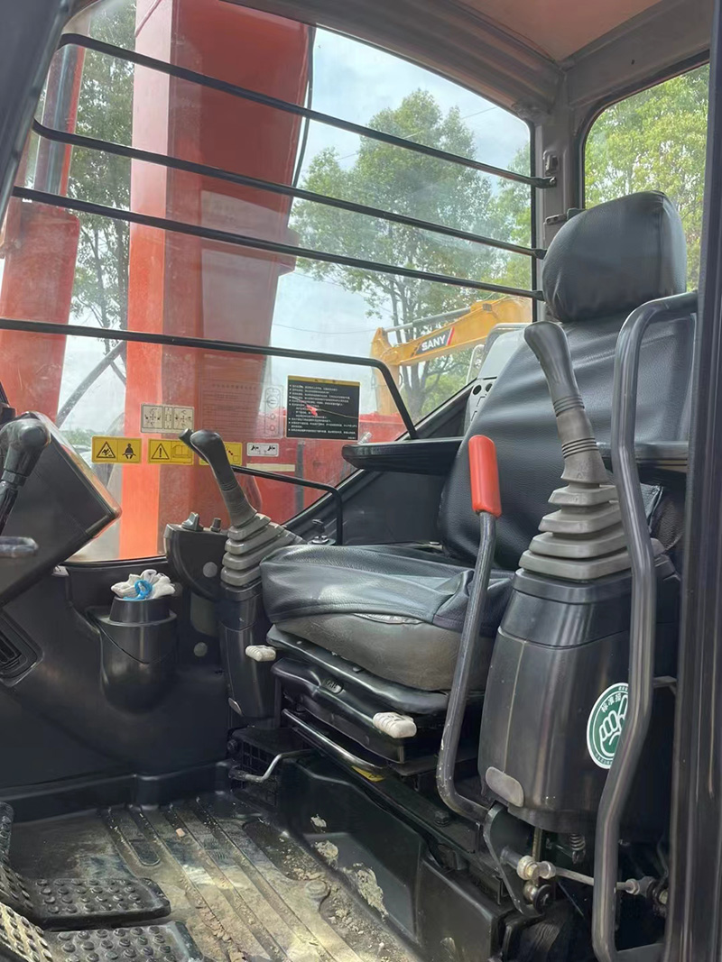 Used HITACHI ZX60 Excavator
