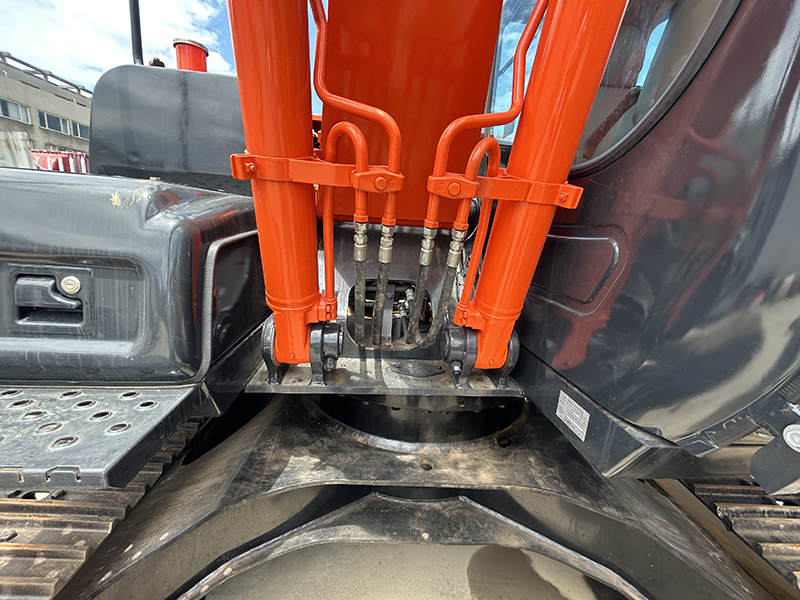 Used HITACHI ZX120-6 Excavator