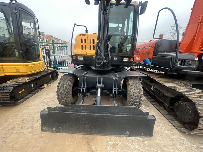 Used HYUNDAI R60 Wheel Excavator