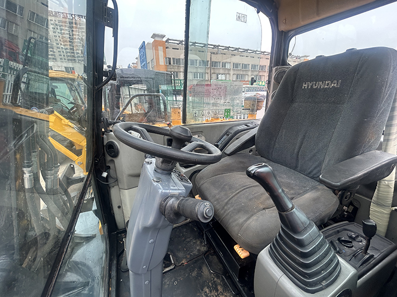 Used HYUNDAI R60 Wheel Excavator