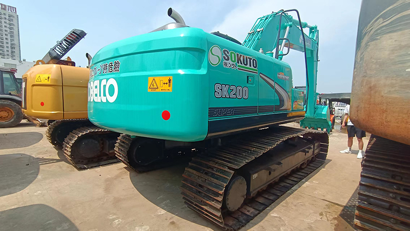 Used KOBELCO SK200-8 Excavator
