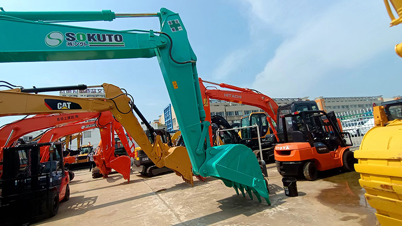 Used KOBELCO SK200-8 Excavator
