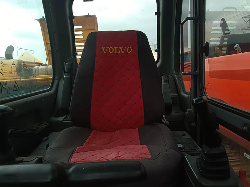 Used VOLVO EC210 Excavator