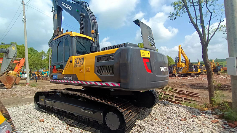 Used VOLVO EC240 Excavator