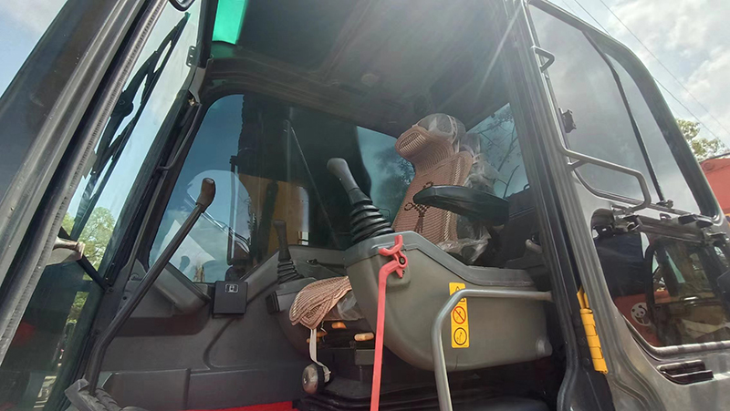 Used VOLVO EC240 Excavator