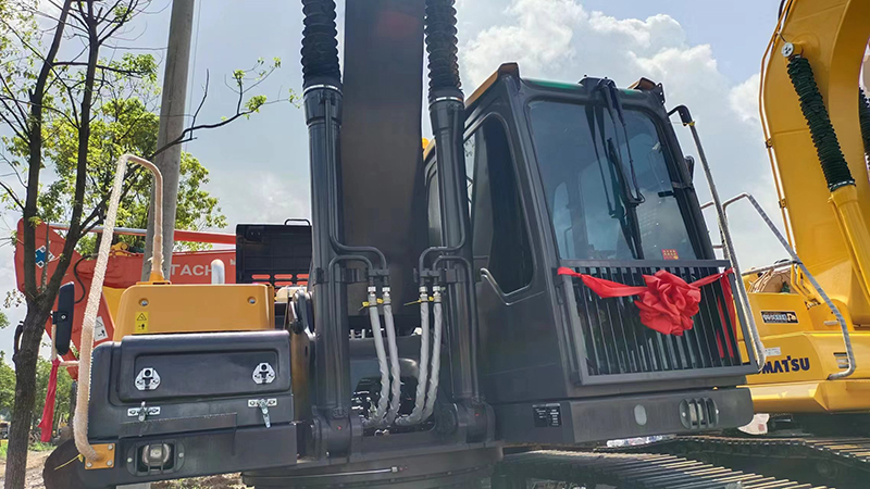 Used VOLVO EC240 Excavator