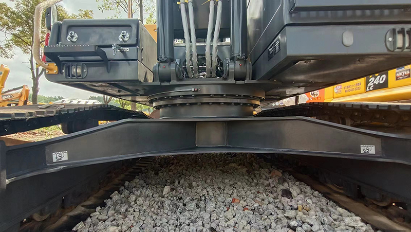Used VOLVO EC240 Excavator