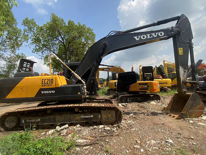 Used VOLVO EC220B Excavator