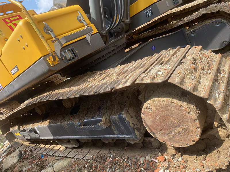 Used VOLVO EC220B Excavator
