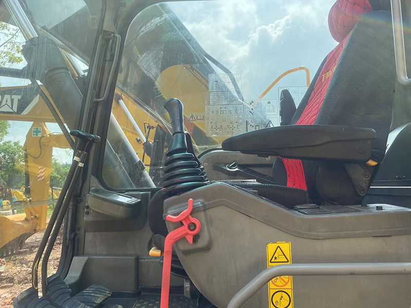 Used VOLVO EC220B Excavator