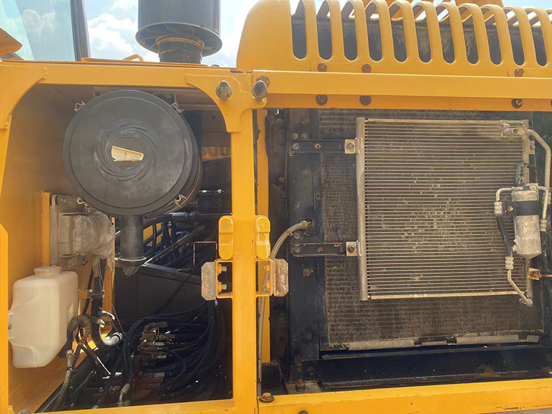 Used VOLVO EC220B Excavator
