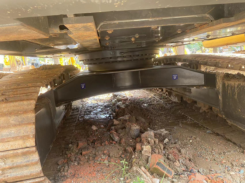 Used VOLVO EC220B Excavator