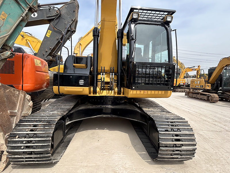 Used CAT 320D Excavator