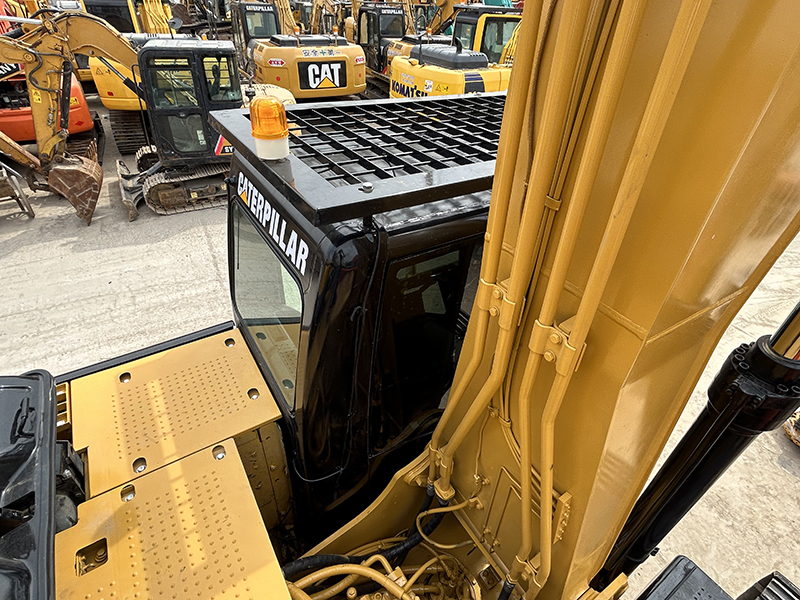 Used CAT 320D Excavator