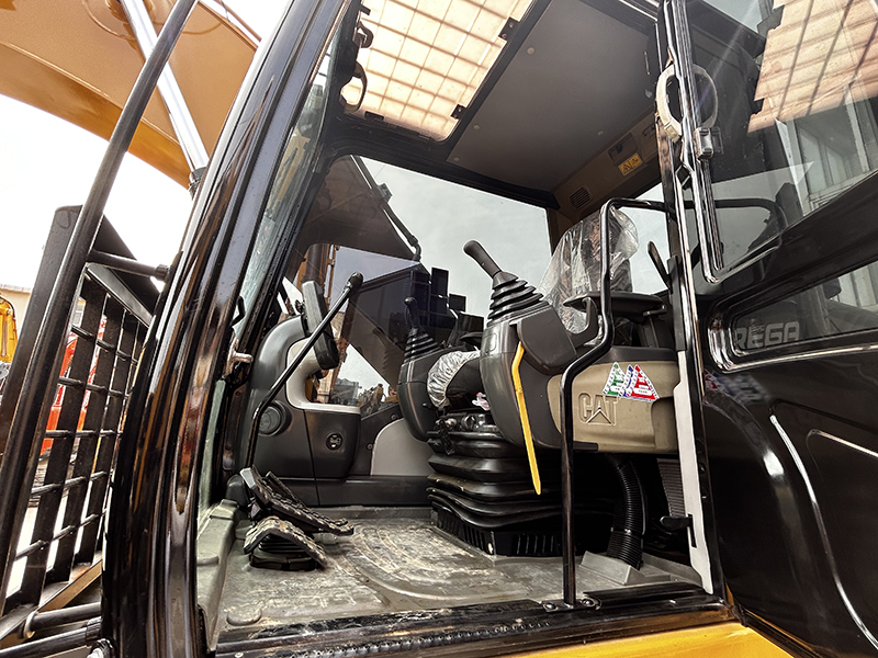 Used CAT 320D2L Excavator