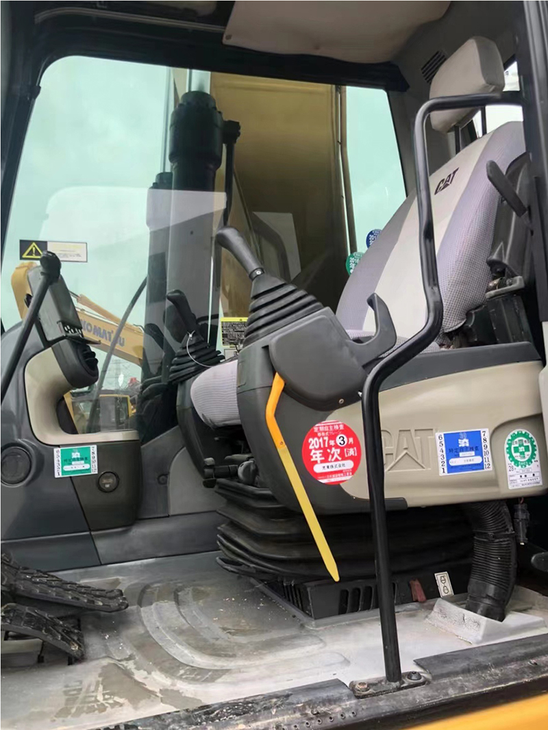 Used CAT 323D Excavator