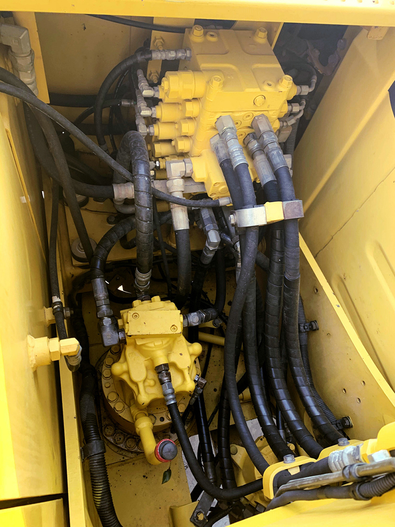 Used KOMATSU PC130-8 Excavator