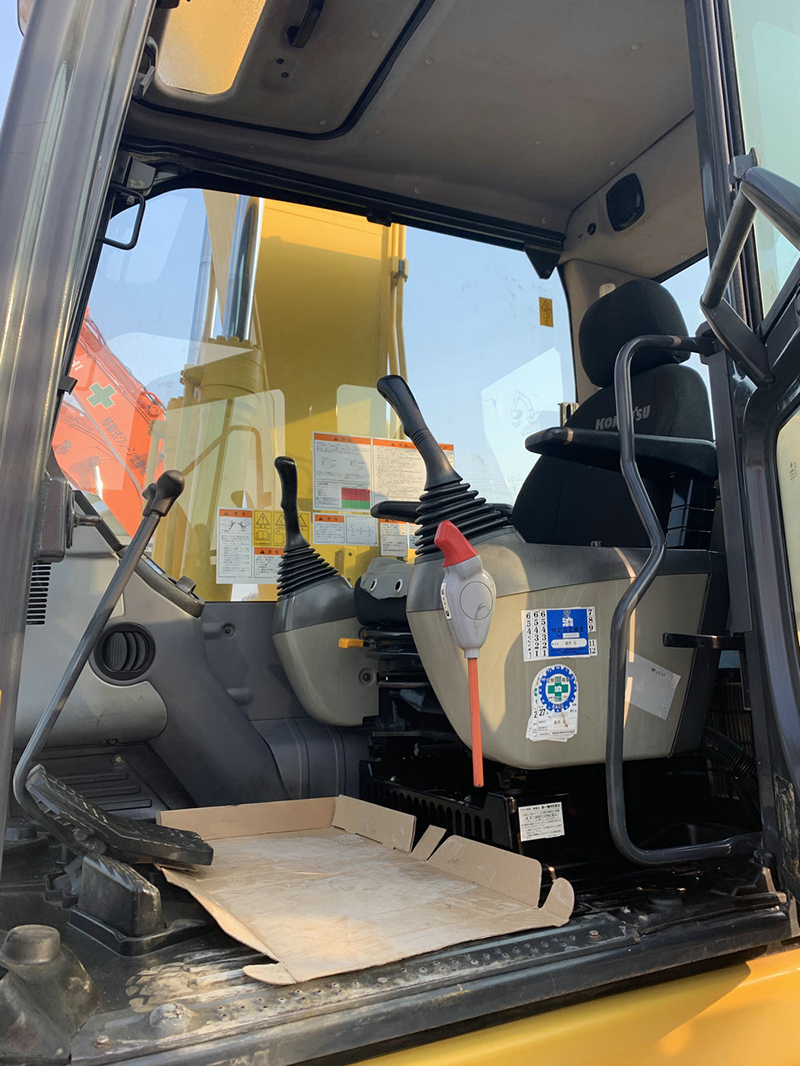 Used KOMATSU PC130-8 Excavator