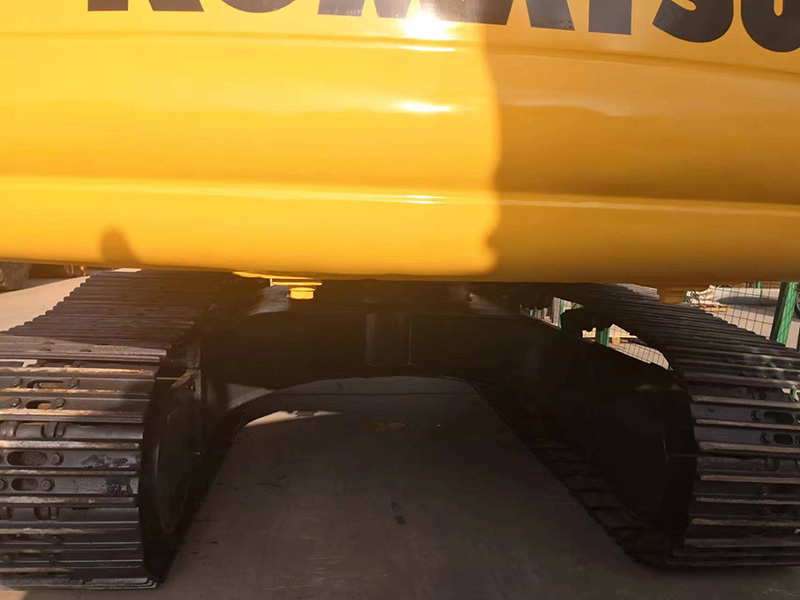 Used KOMATSU PC200-6 Excavator