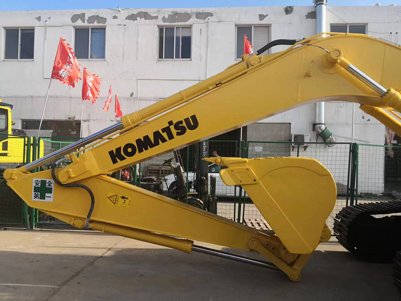 Used KOMATSU PC200-6 Excavator