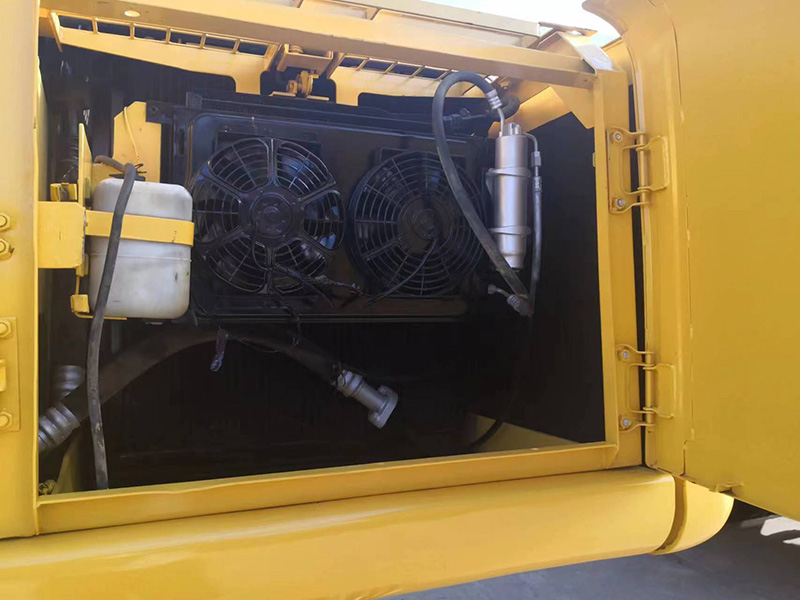 Used KOMATSU PC200-6 Excavator