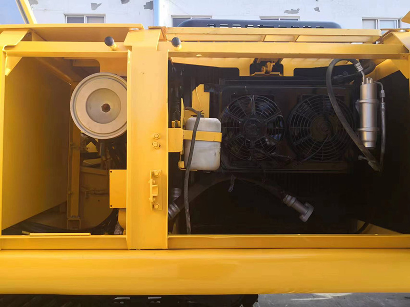 Used KOMATSU PC200-6 Excavator