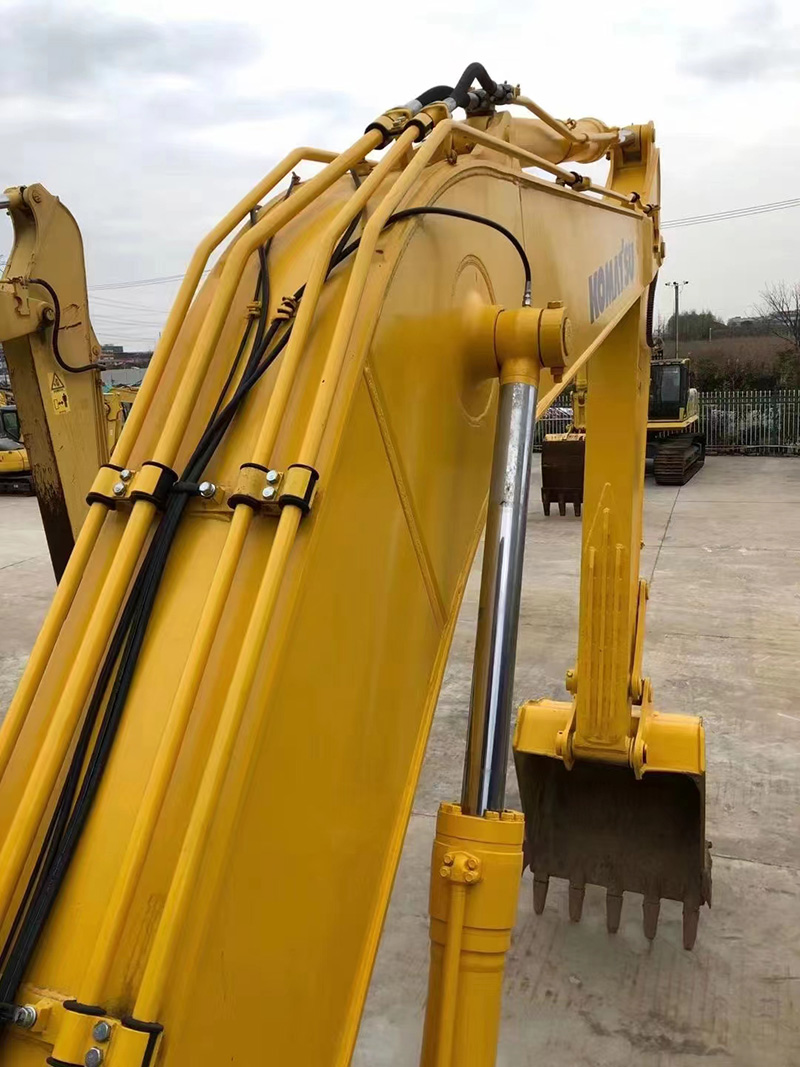 Used KOMATSU PC200-7 Excavator