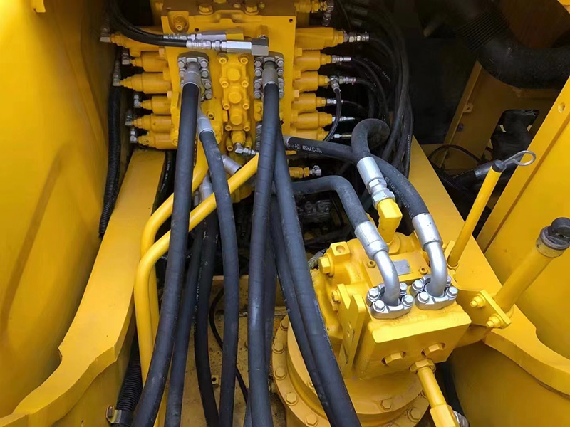 Used KOMATSU PC200-7 Excavator