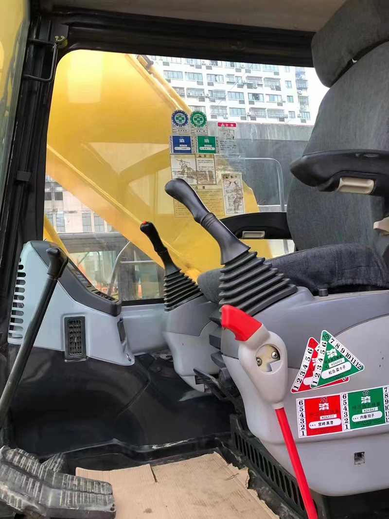 Used KOMATSU PC200-7 Excavator