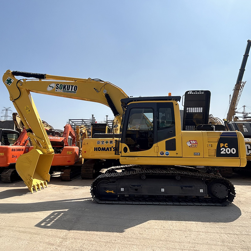 Used KOMATSU PC200-8 Excavator
