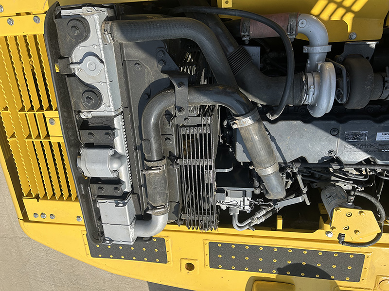 Used KOMATSU PC200-8 Excavator