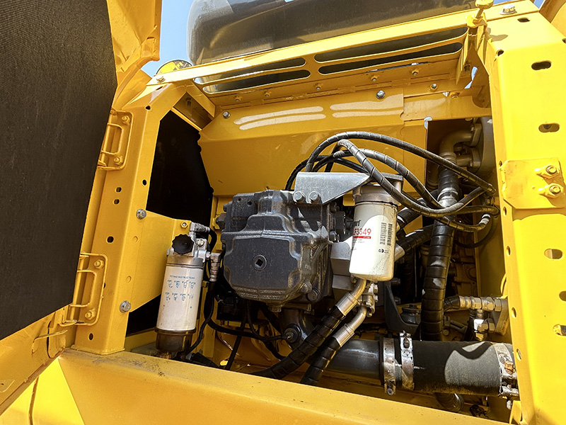Used KOMATSU PC200-8 Excavator