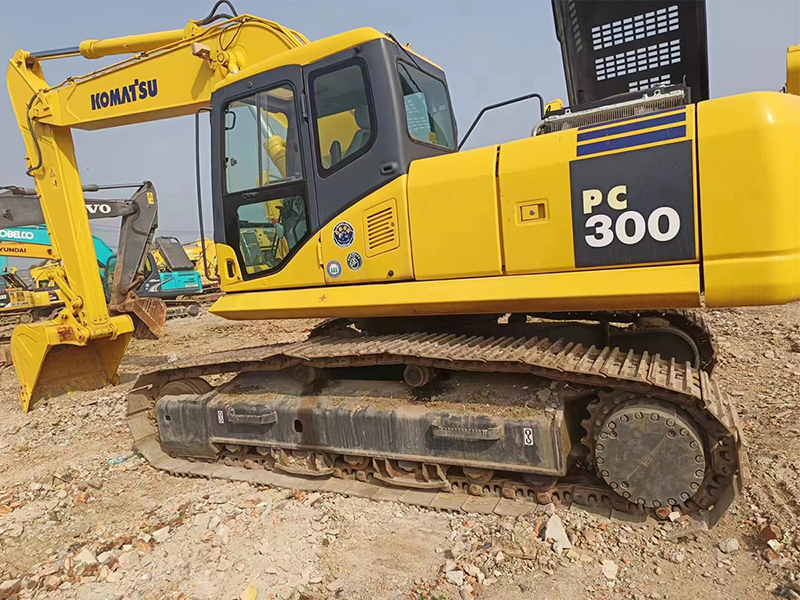 Used KOMATSU PC300-7 Excavator