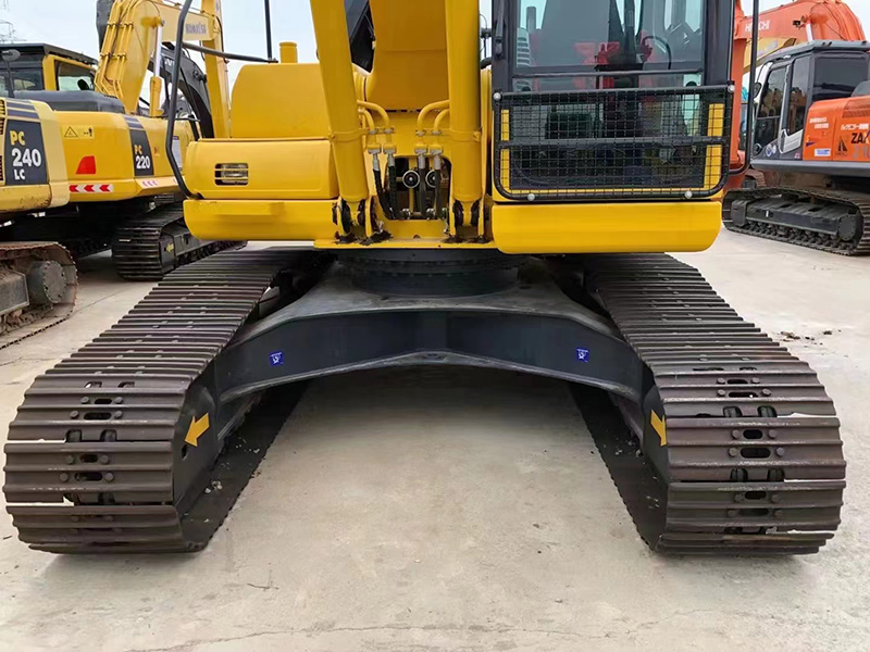 Used KOMATSU PC220-7 Excavator