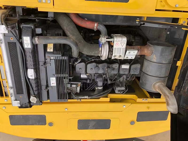 Used KOMATSU PC220-7 Excavator
