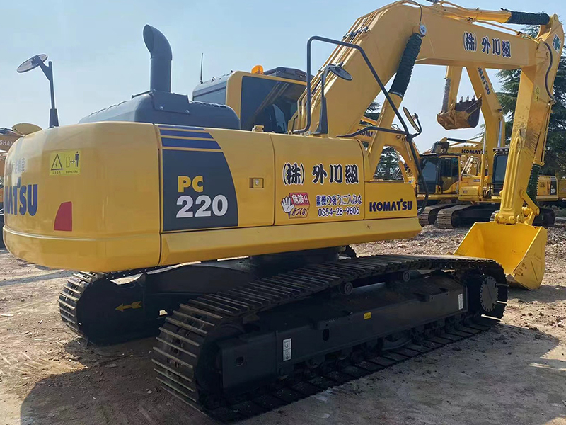 Used KOMATSU PC220-8 Excavator