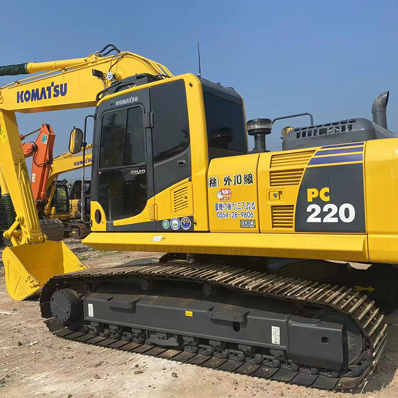 Used KOMATSU PC220-8 Excavator