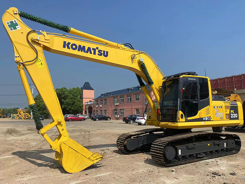 Used KOMATSU PC220-8 Excavator